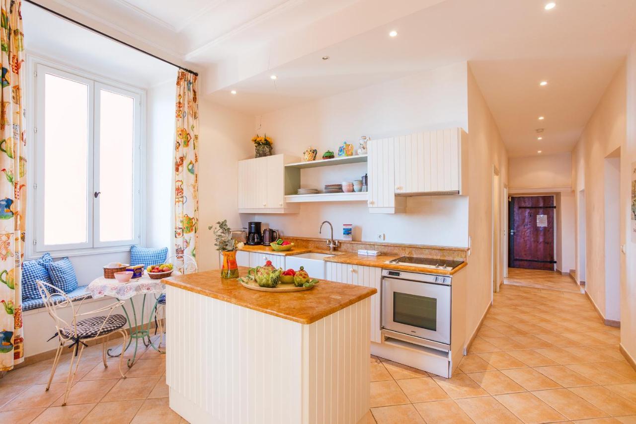On Villefranche Bay - Ap3040 By Riviera Holiday Homes Villefranche-sur-Mer Exterior foto